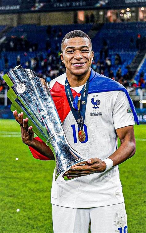 mbappé em 2022 fotografia de futebol imagens de futebol caras do futebol