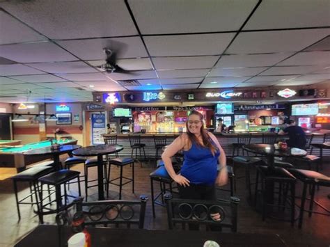 Abigails Grill And Bar With 25 Reviews And 49 Photos 3701 Sw Plaza Dr