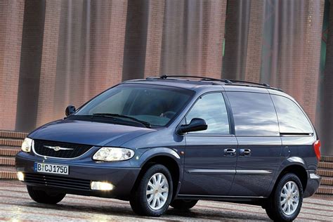 Chrysler Voyager 2001 - Car Review | Honest John