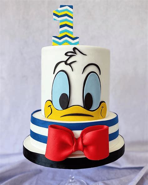 Donald Duck Cake Design Images Donald Duck Birthday Cake Ideas Half