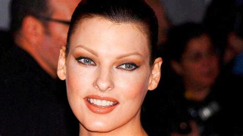Linda Evangelista Settles Out Of Court Over Cosmetic Procedure Ents