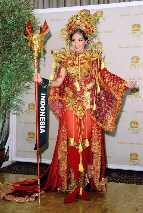 Sang wanita national costume of miss universe indonesia 2019 @frederikacull ❤ this is not a story about the legend of. Watchful Eyes Of A Silhouette: Miss Earth 2012 National Costumes