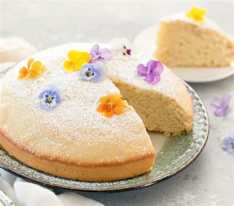 This spongy cake makes a great base for strawberry short cake. Cakes Using Lots Of Eggs - Recipes That Use Up A Lot Of ...