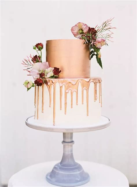 32 chic rose gold wedding décor ideas in 2021 birthday cake roses rose gold cake gold cake