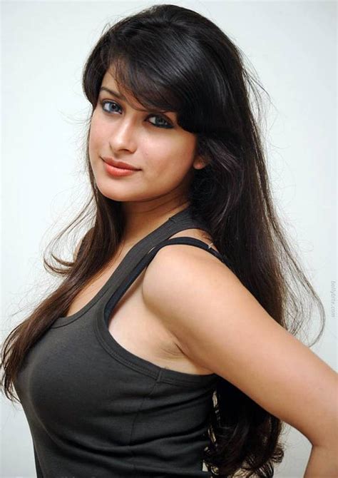 Jithu South Indian Glamour Girl Madhurima Poses