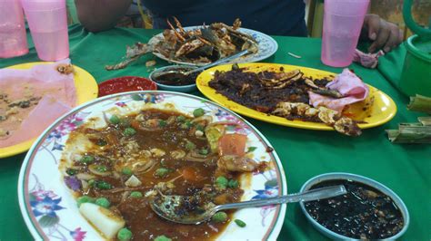 Semalam saye dan family pergi restoran terapung ikan bakar umbai, melaka. Sekadar ingin berkongsi ...: ikan bakar Umbai, Melaka