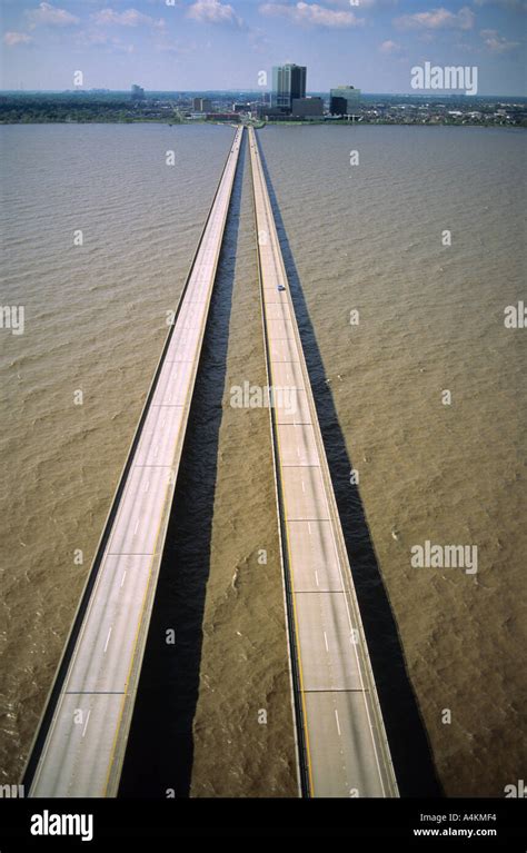 Lake Pontchartrain Causeway Near New Orleans Louisiana Stock Photo Alamy