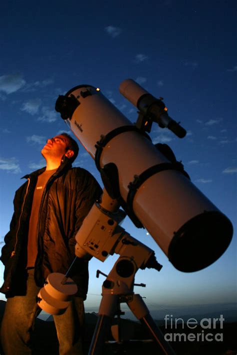 astronomer photograph by babak tafreshi science photo library