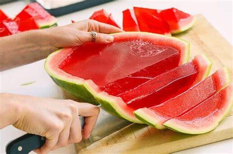 It mixes well and doesn't have a really strong flavor that takes over the other tastes in the jello shot. 🥇Watermelon Jello Shot Recipe (8min recipe): Liquor Online