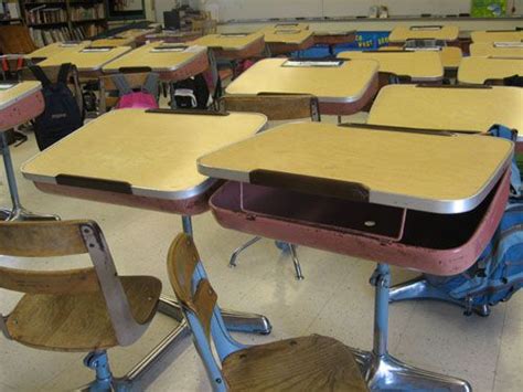 Remember This 13 Classroom Desks Reschool Yourself Vintage School