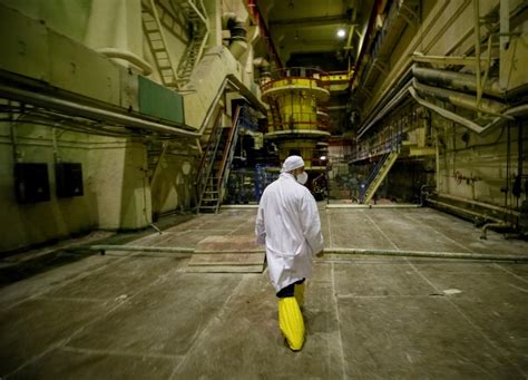 19 Stunning Photos Show What The Radioactive Area Inside The Chernobyl