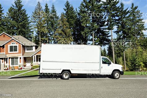 Plain White Moving Truck Stock Photo - Download Image Now - iStock