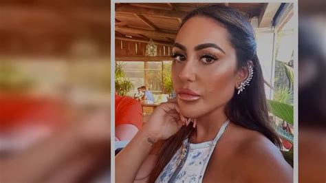 Geordie Shore Babe Sophie Kasaei Strips Completely Naked For Lazy