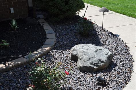 42 Beauty Black Landscaping Rock Landscaping With Rocks Landscaping