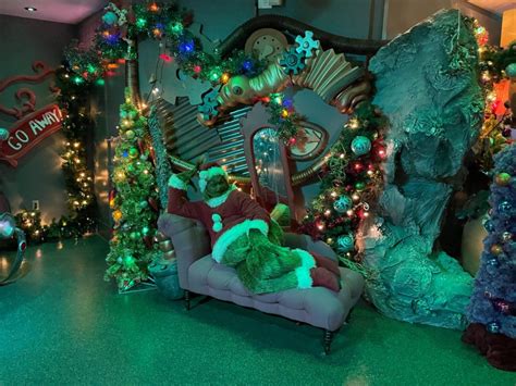 Photos Video Grinch Meet And Greet Returns For The Holidays To