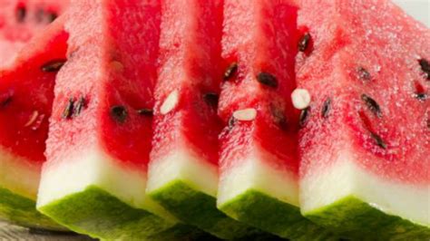 Why You Should Eat Watermelon Seeds And How Best Folk Medicine