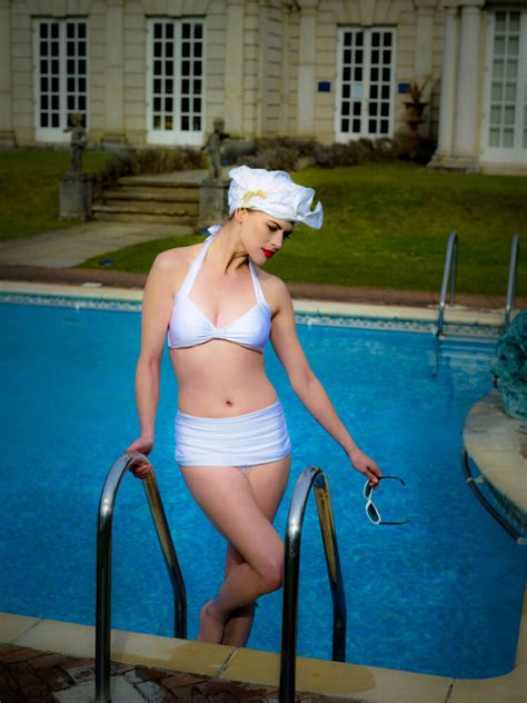 16 Hot Sexy Grace Kelly Bikini Pics