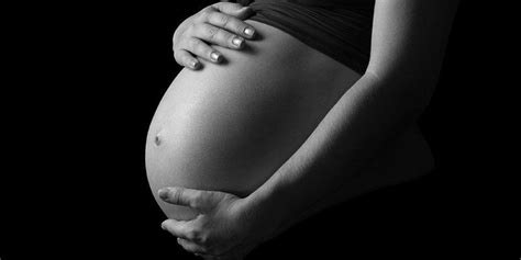 35 Semaines De Grossesse Holding Hands Maternity Styles Fields Tips