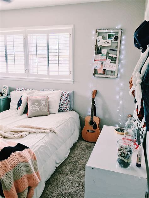 10 Cute Bedroom Decor Ideas