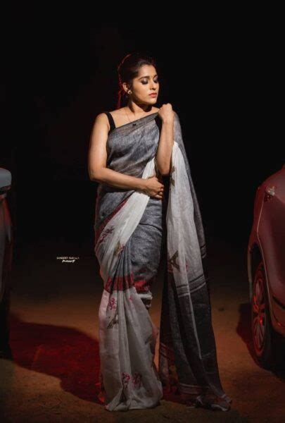 Rashmi Gautam Pays Ode To Paris In This Eiffel Tower Printed Linen Saree