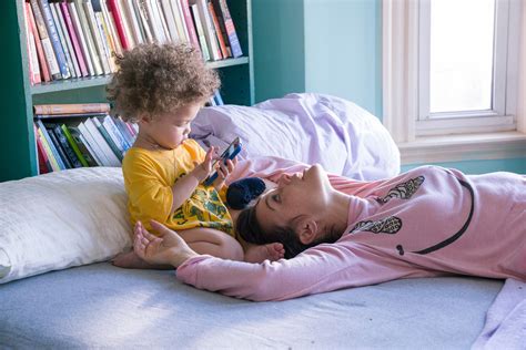 SMILF A Rude Nimble Comedy Of Sex And The Single Mother The New Yorker