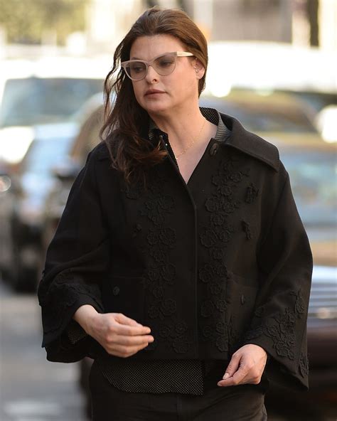 Disfigured Linda Evangelista Sues Over Cosmetic Procedure Rok Kosmac