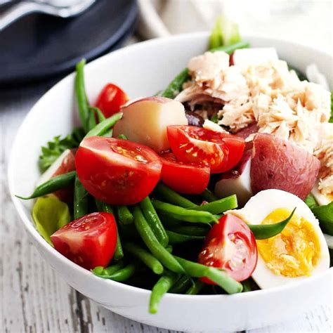 Easy And Delicious Nicoise Salad Pinch And Swirl