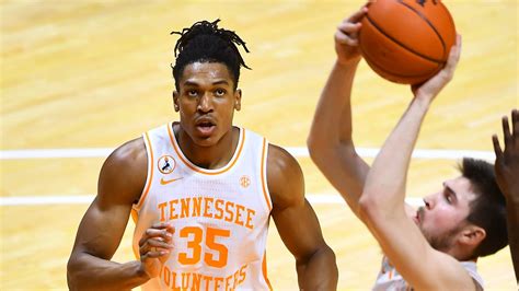 What Tennessee Basketball Seniors Should Do With Extra Year Of Eligibility
