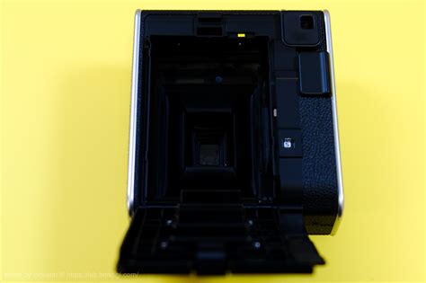 Instax Mini 40 レビュー：大人可愛いチェキはケース付きで使うのがおすすめ！