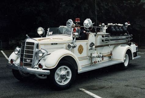 Briarcliff Manor Ny Fd 1940 Mack Pumper With Images Fire Engine