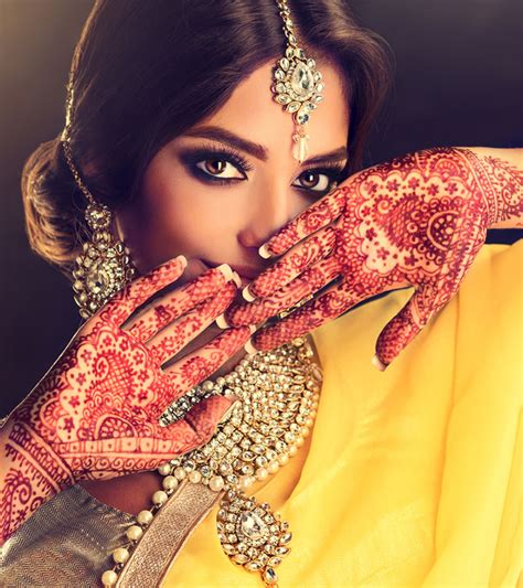 10 Best Engagement Mehndi Designs To Try In 2023 Hoal Beauty