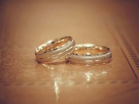 Anillos de compromiso y argollas de matrimonio. 10 cosas que debes saber sobre tus anillos de matrimonio ...