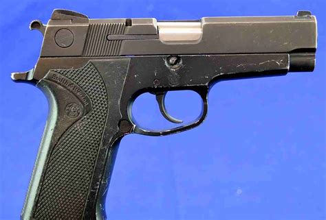 Smith And Wesson Model 410 40sandw Semi Auto Pistol Hc For Sale At