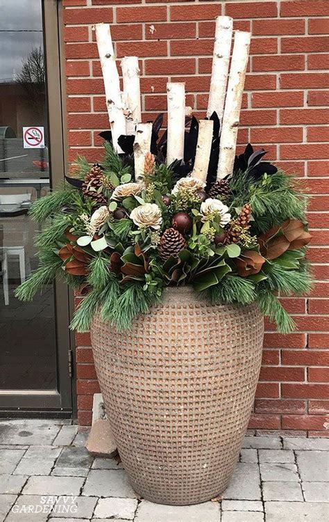 46 Perfect Outdoor Winter Planters Ideas Pimphomee