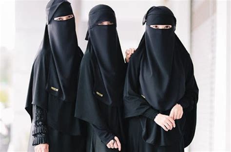 Viral Wanita Bercadar Di Ciwidey Apa Sebenarnya Hukum Cadar Bagi Muslimah Maktabu