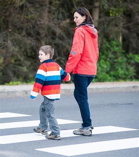 13 Important Road Safety Rules To Teach Your Children Road Safety