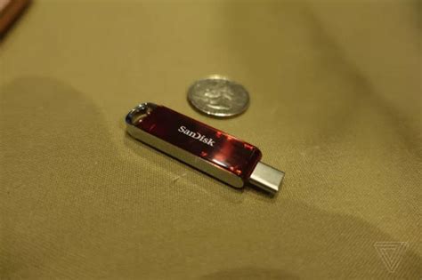 Sandisk Made A 4tb Flash Drive That Fits In Your Pocket