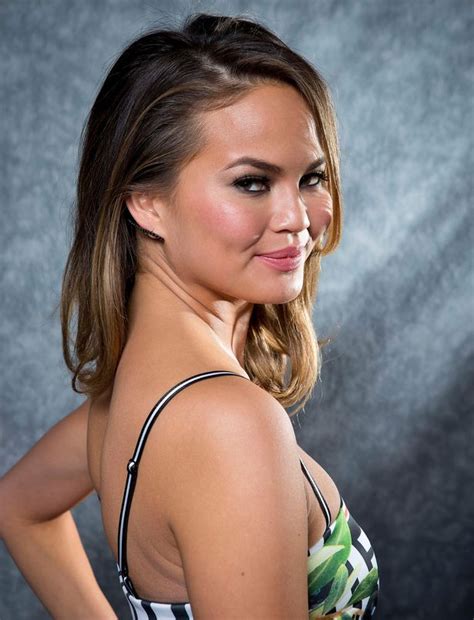 Chrissy Teigen Wants Breast Reduction But Doesnt Want To Die In Boob