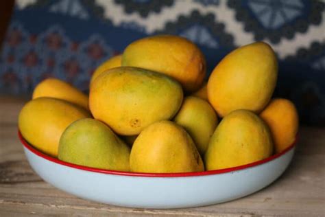 How To Ripen A Mango Quickly 3 Best Methods To Use