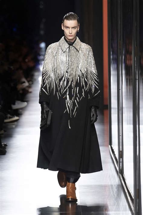 Fashion Week Lhomme Dior Est Chic Et Décadent En Hommage à Judy Blame