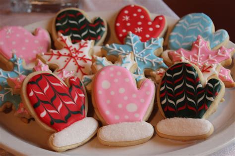 These guys were so fun to decorate, with fairly straightforward designs and fun, bright colors. Mitten Sugar Cookies tutorial