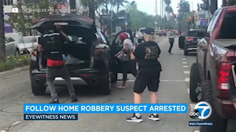 Lapd Arrests Suspect In Attempted Armed Robbery At Hollywood Intersection Second Suspect At