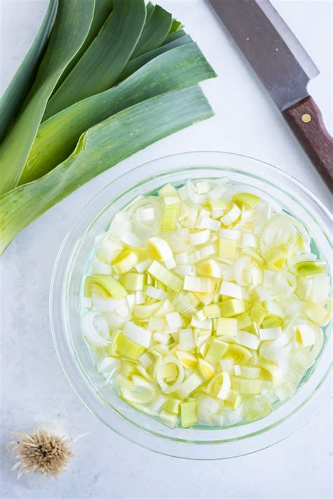 How To Cut And Clean Leeks Quick And Easy Evolving Table