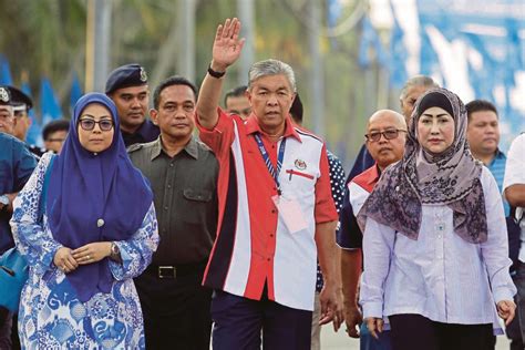 Zahid hamidi somehow managed to acquire over rm 200 million in various roles as a government minister, so therein lies. 17 Menteri, 10 timbalan kekal kerusi | Nasional | Berita ...