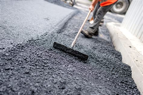 How Hiring The Right Asphalt Paving Company Saves You Money In The Long