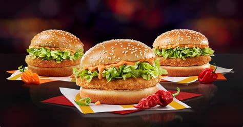 Rumors came back from overseas and canada about hot wings, spicy chicken meanwhile, every other fast food chain had upped its spicy chicken game to the point that when mcdonald's announced that it finally, finally. De McDonald's komt met de (Veggie) Spicy McChicken | FavorFlav