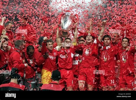 LIVERPOOL TEAM EUROPEAN CUP CHAMPIONS LEAGUE FINAL 2005 ISTAMBUL