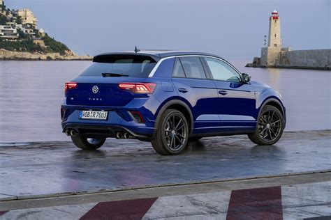 New Vw T Roc R Wants To Become The Default Hot Hatch On Stilts Carscoops