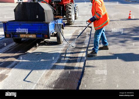 Highway Maintenance Worker Hi Res Stock Photography And Images Alamy