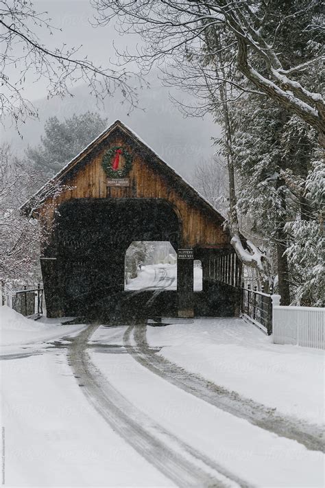 Covered Bridge Woodstock Vermont In Winter Wreath Travel Snow Storm